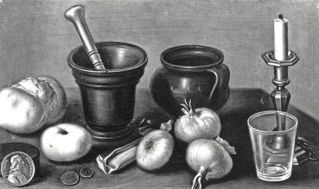 Studio Ulpp — Anonimo emiliano sec. XVIII - Natura morta con pane, mela, spezie, cipolle, stoviglie e medaglia pontificia — insieme